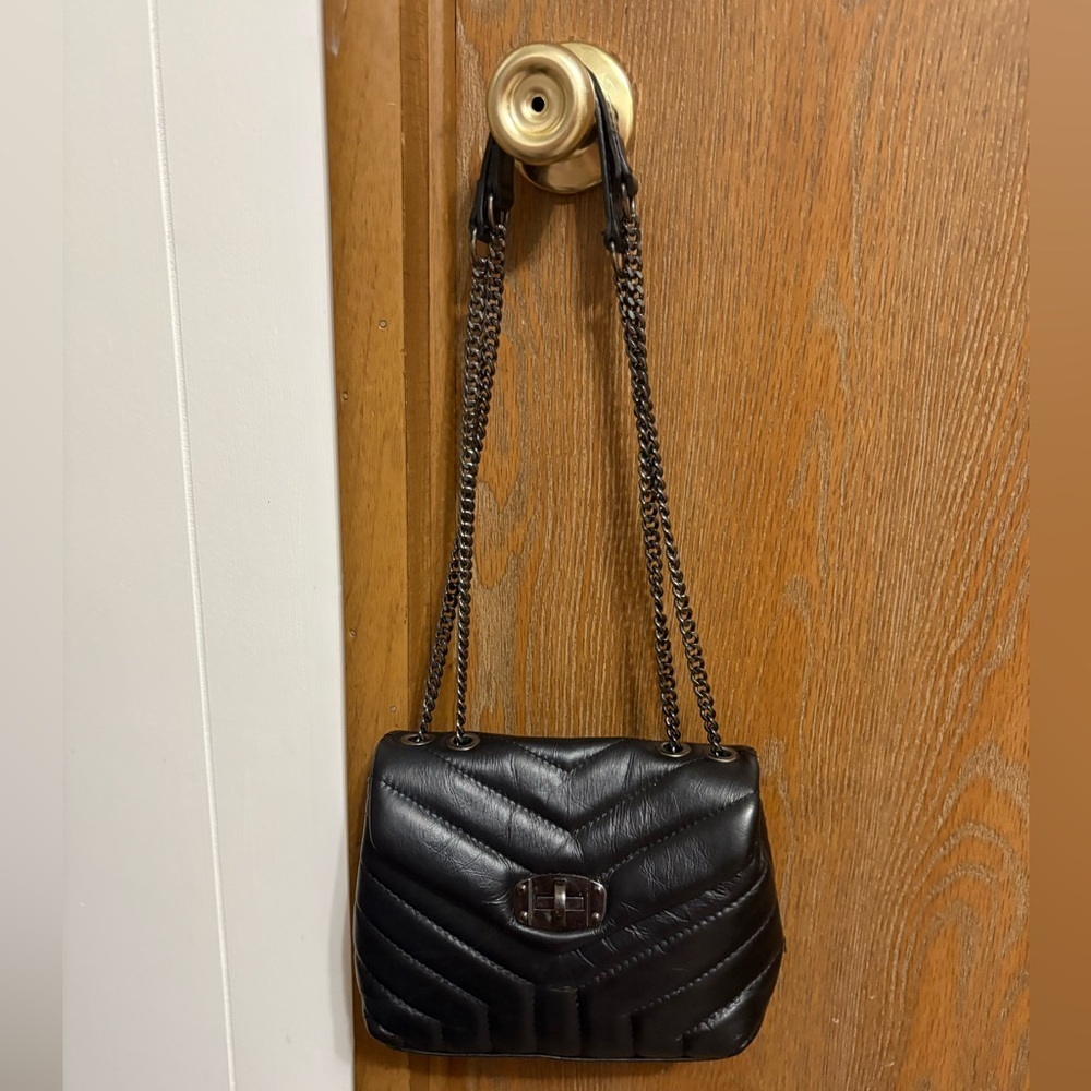 Divina Firenze Black Quilted Shoulder Bag with Chain-Strap Hardware